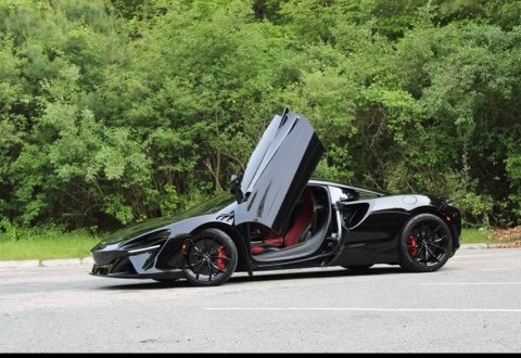 2023 McLaren Artura