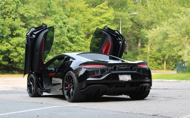 2023 McLaren Artura