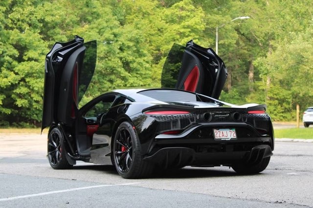 2023 McLaren Artura