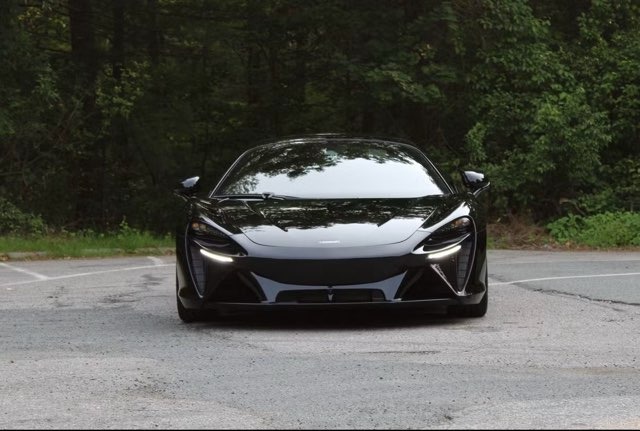 2023 McLaren Artura