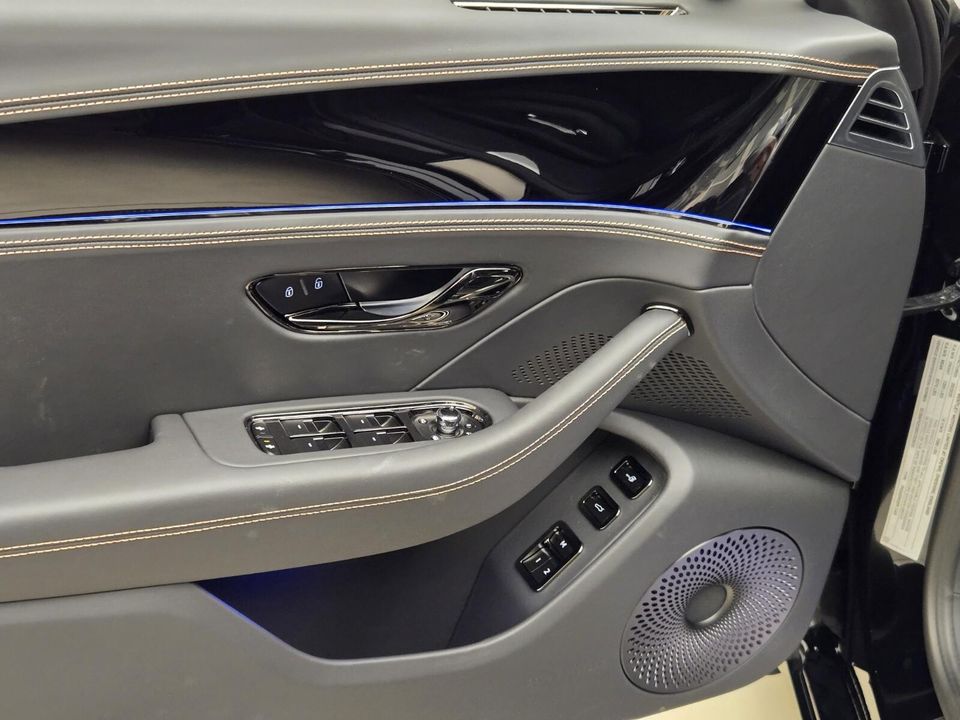 2025 Bentley Flying Spur