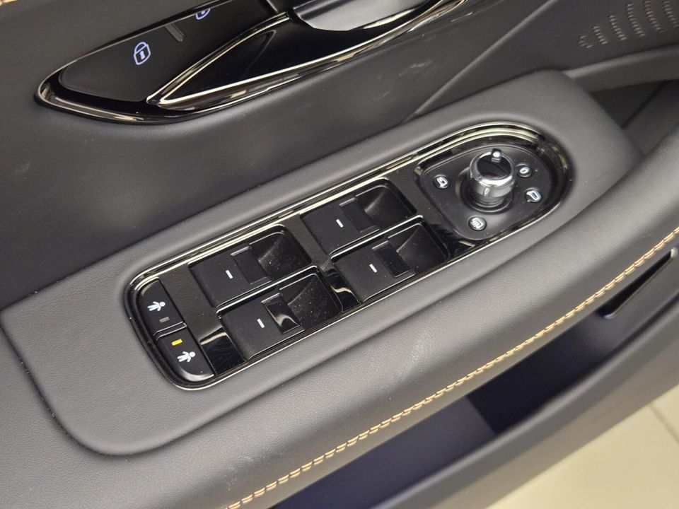 2025 Bentley Flying Spur