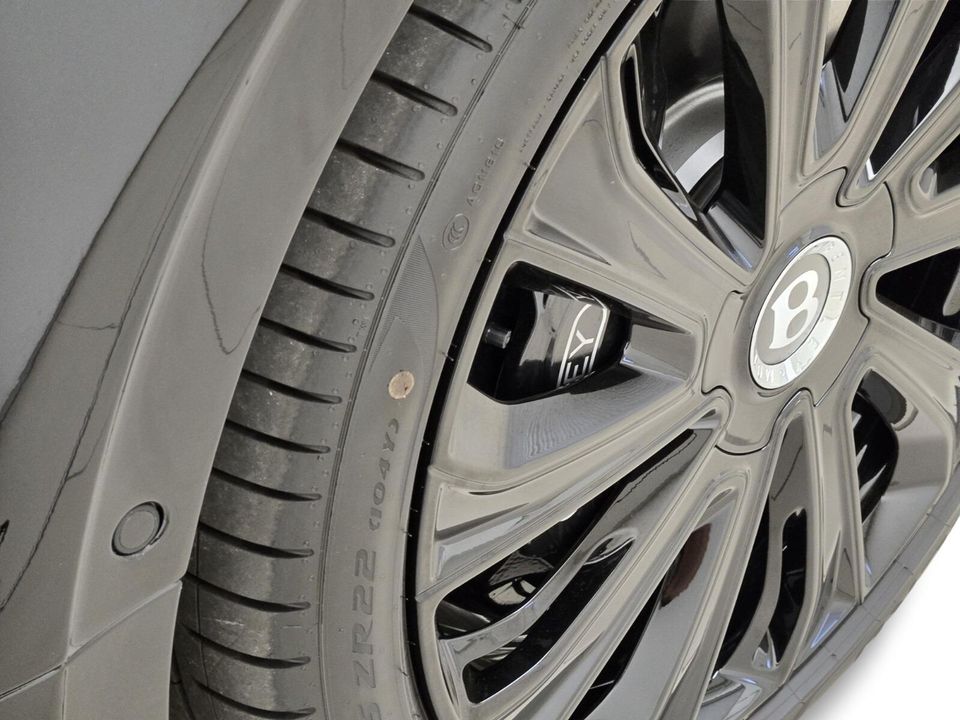 2025 Bentley Flying Spur