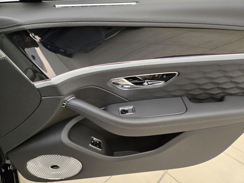 2025 Bentley Flying Spur