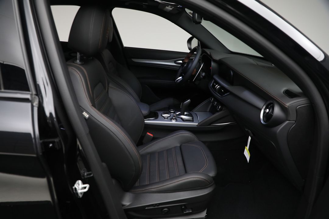 2025 Alfa Romeo Stelvio