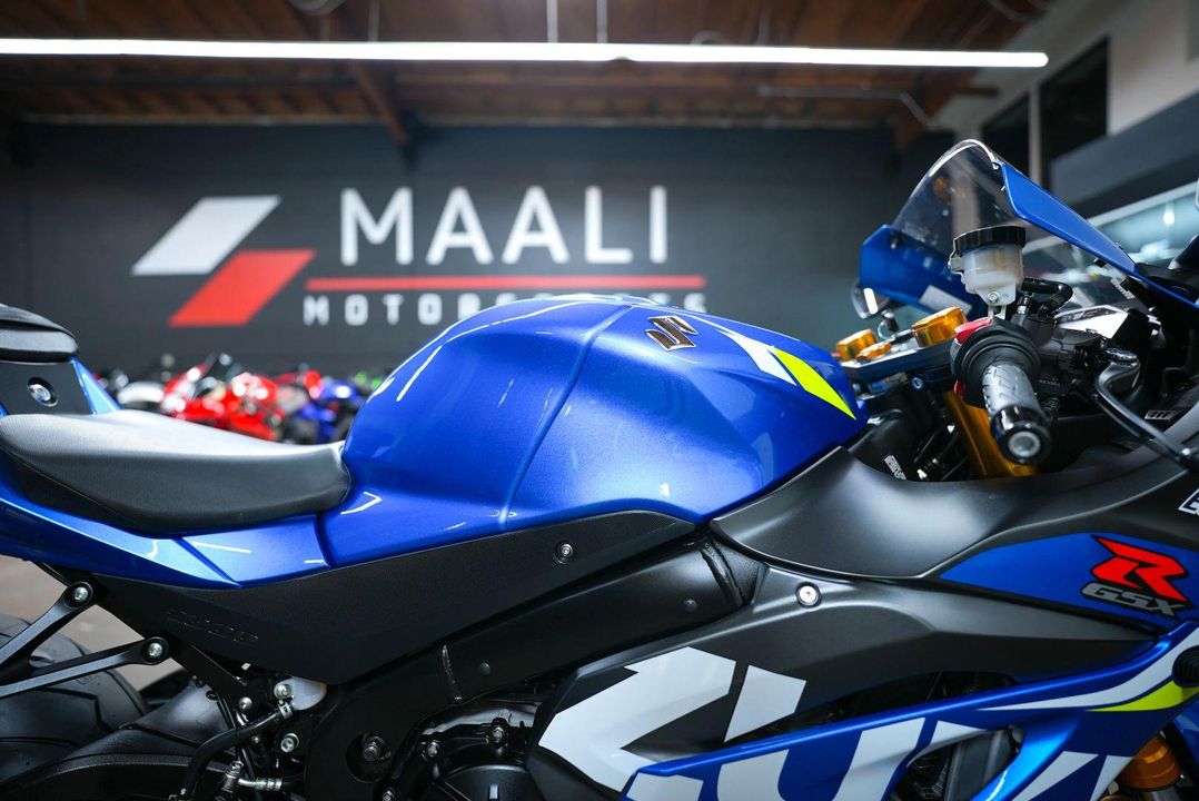 2018 Suzuki GSX-R1000RZL8