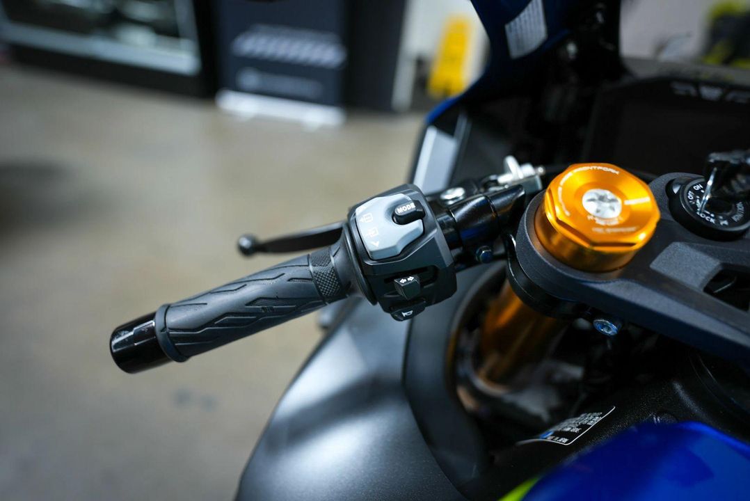 2018 Suzuki GSX-R1000RZL8