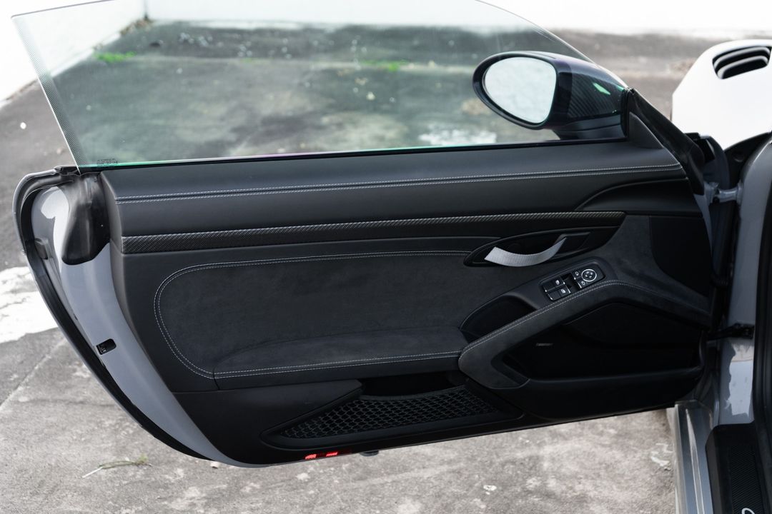 2024 Porsche 718 Cayman