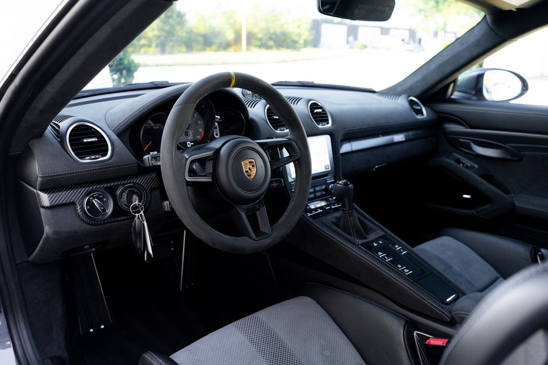 2024 Porsche 718 Cayman