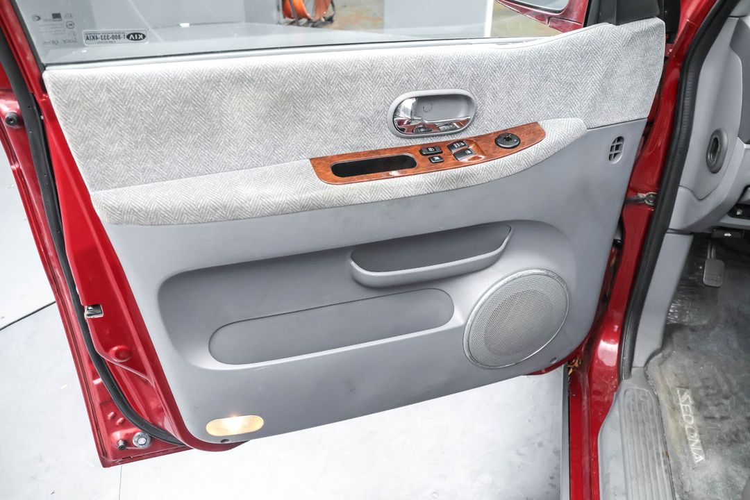2003 Kia Sedona
