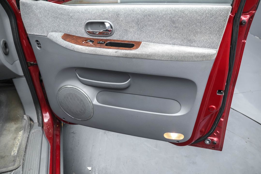 2003 Kia Sedona