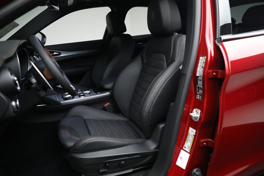 2025 Alfa Romeo Stelvio