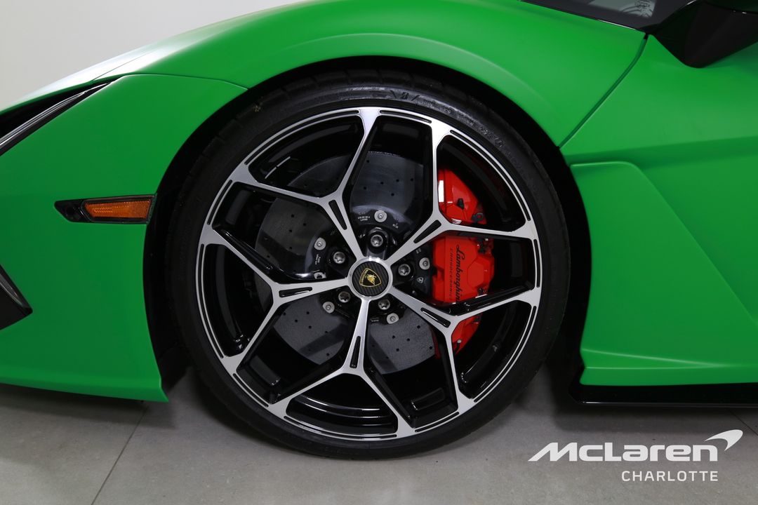 2024 Lamborghini Revuelto