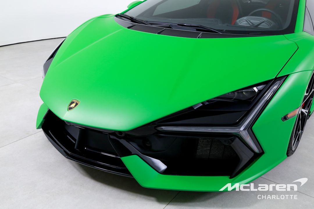 2024 Lamborghini Revuelto