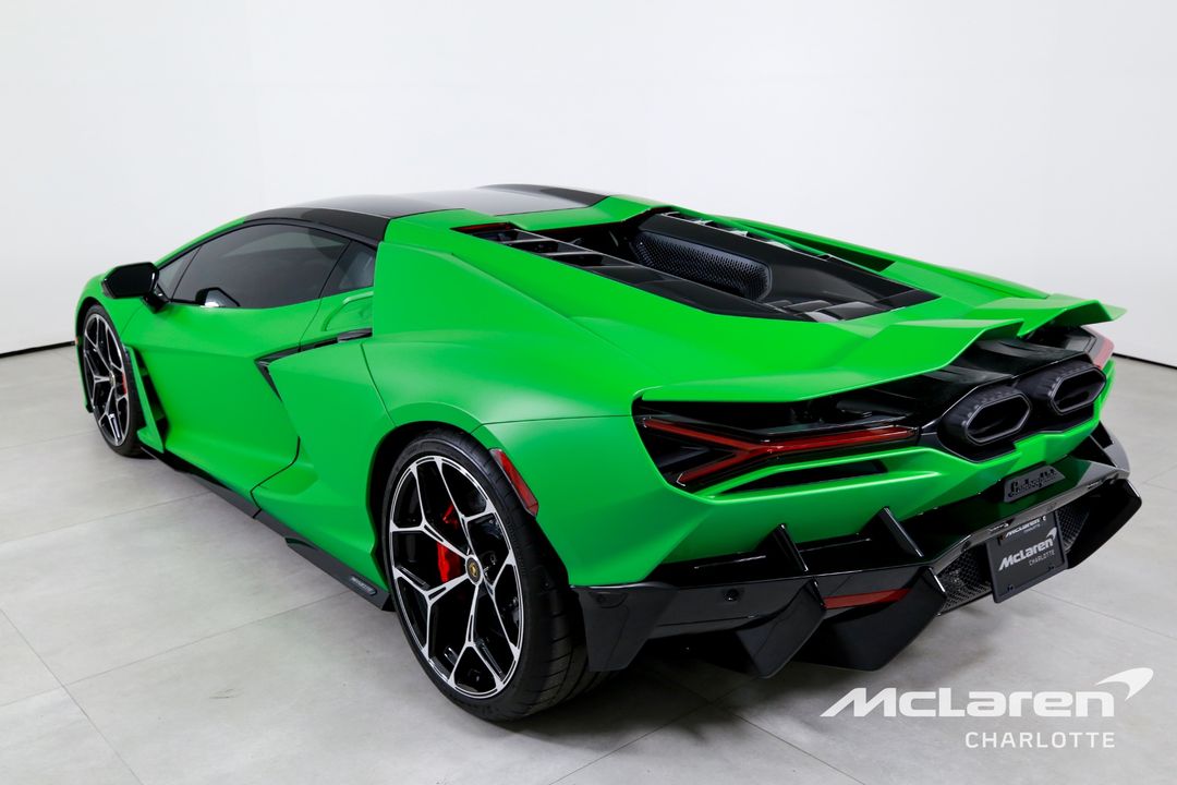 2024 Lamborghini Revuelto