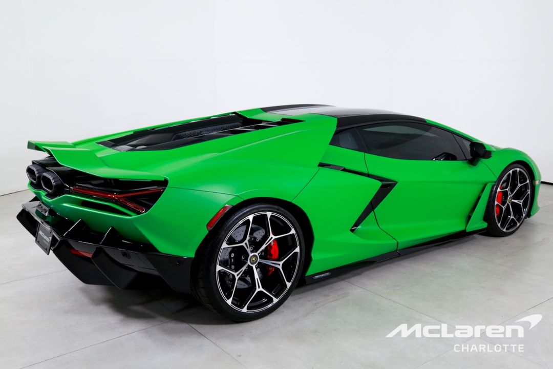 2024 Lamborghini Revuelto