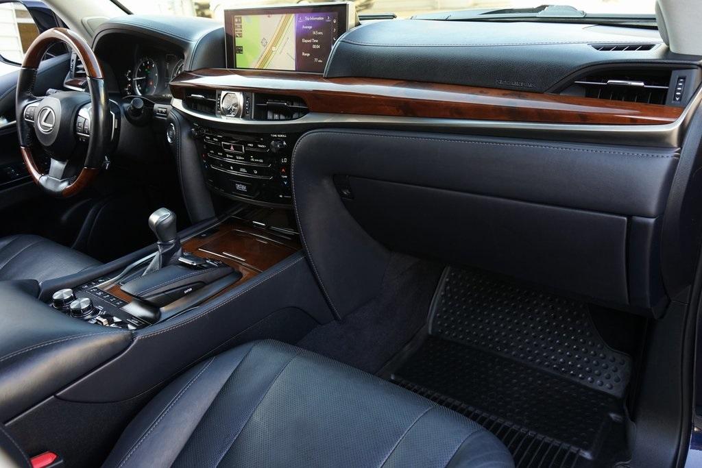 2017 Lexus LX