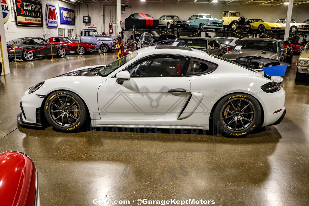 2019 Porsche Cayman GT4