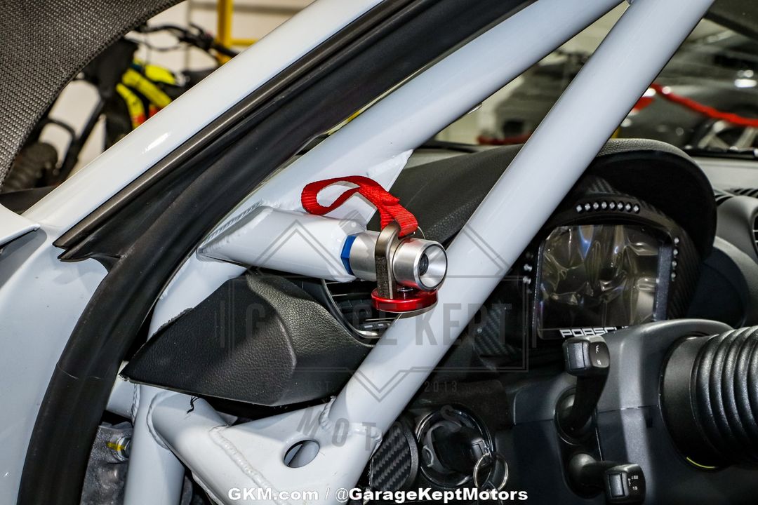2019 Porsche Cayman GT4