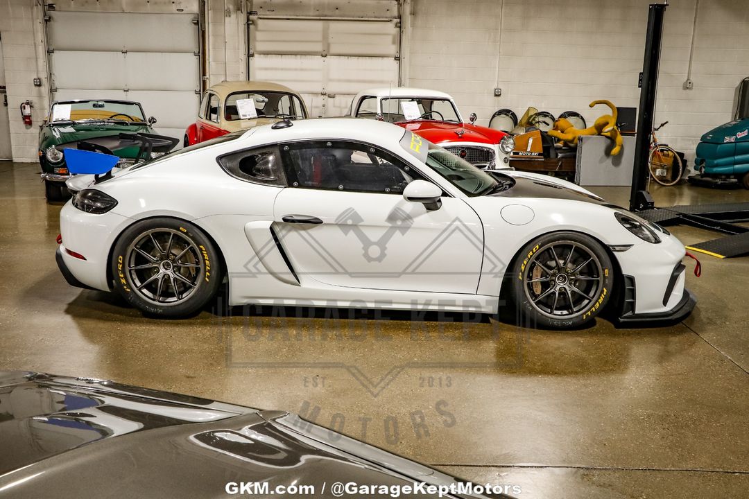 2019 Porsche Cayman GT4