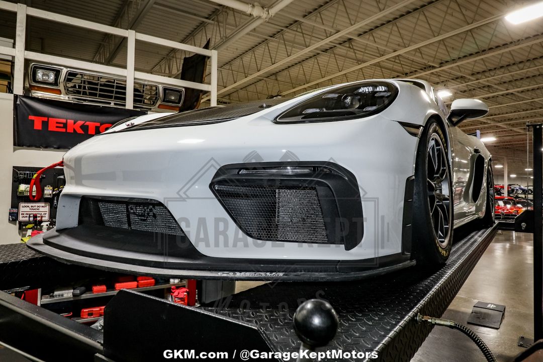 2019 Porsche Cayman GT4