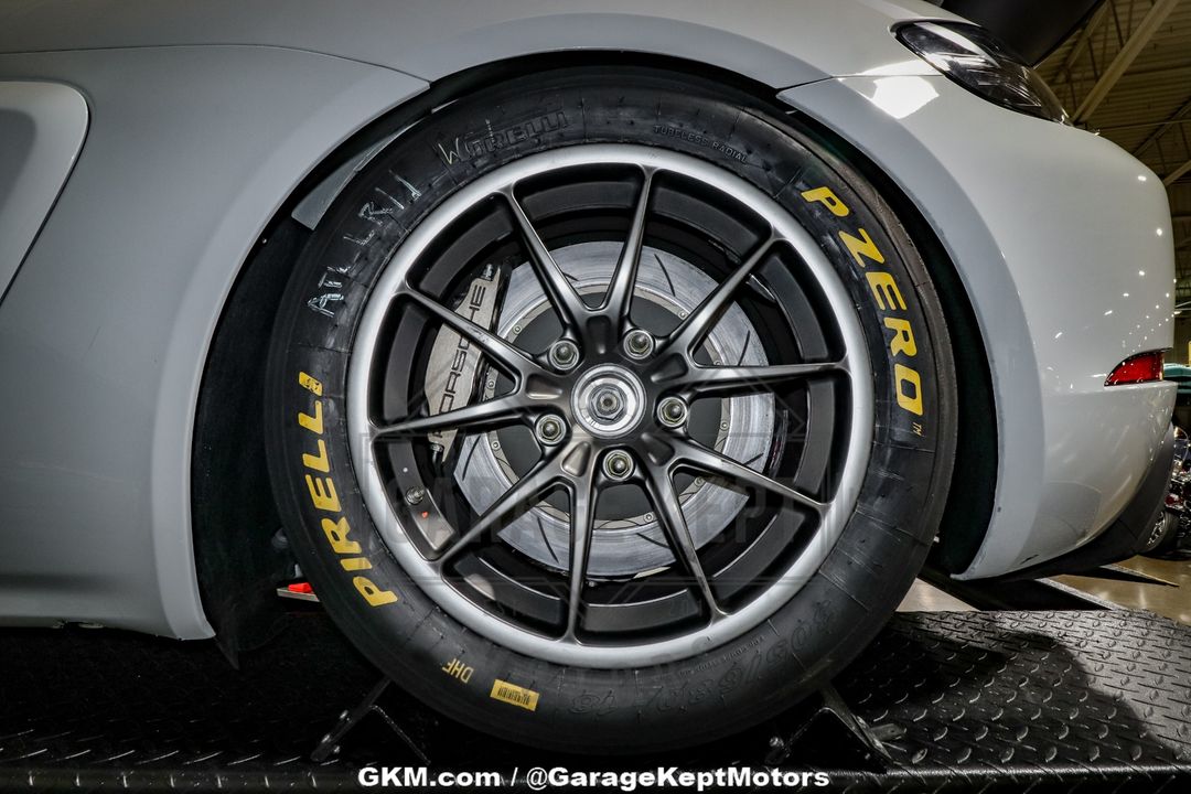 2019 Porsche Cayman GT4