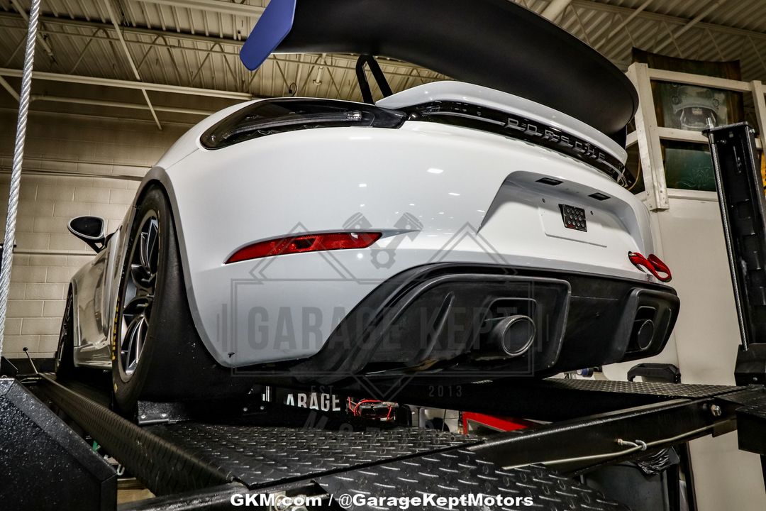 2019 Porsche Cayman GT4