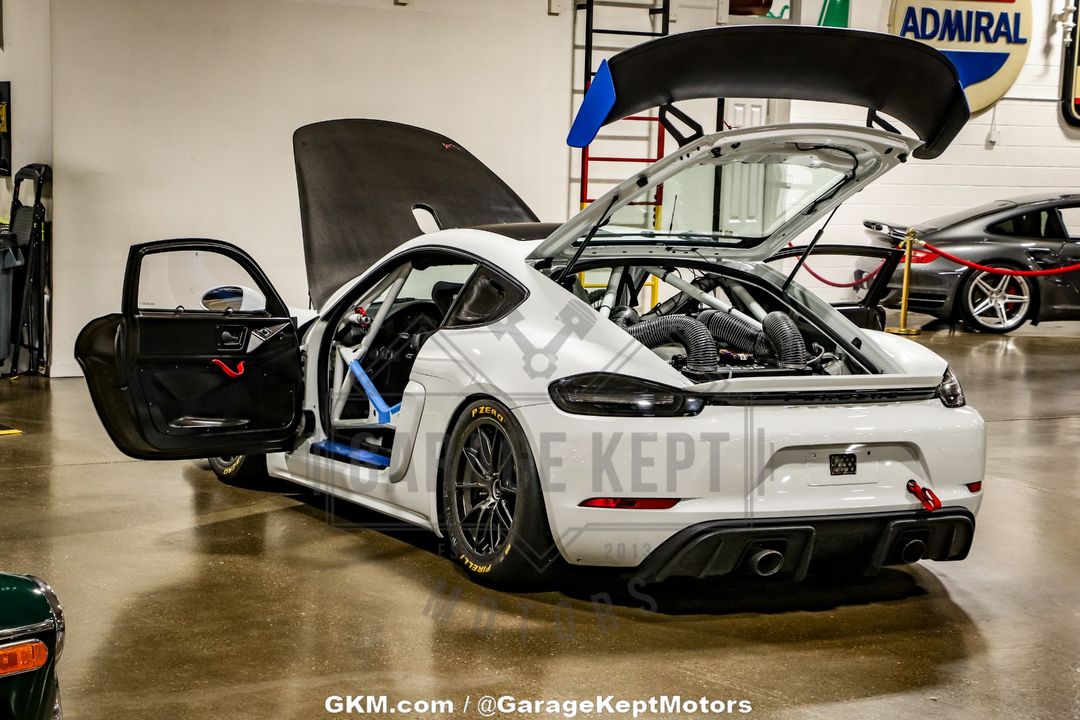 2019 Porsche Cayman GT4