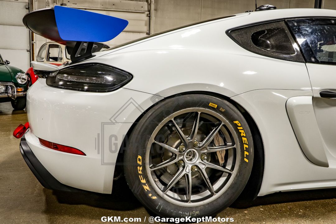 2019 Porsche Cayman GT4