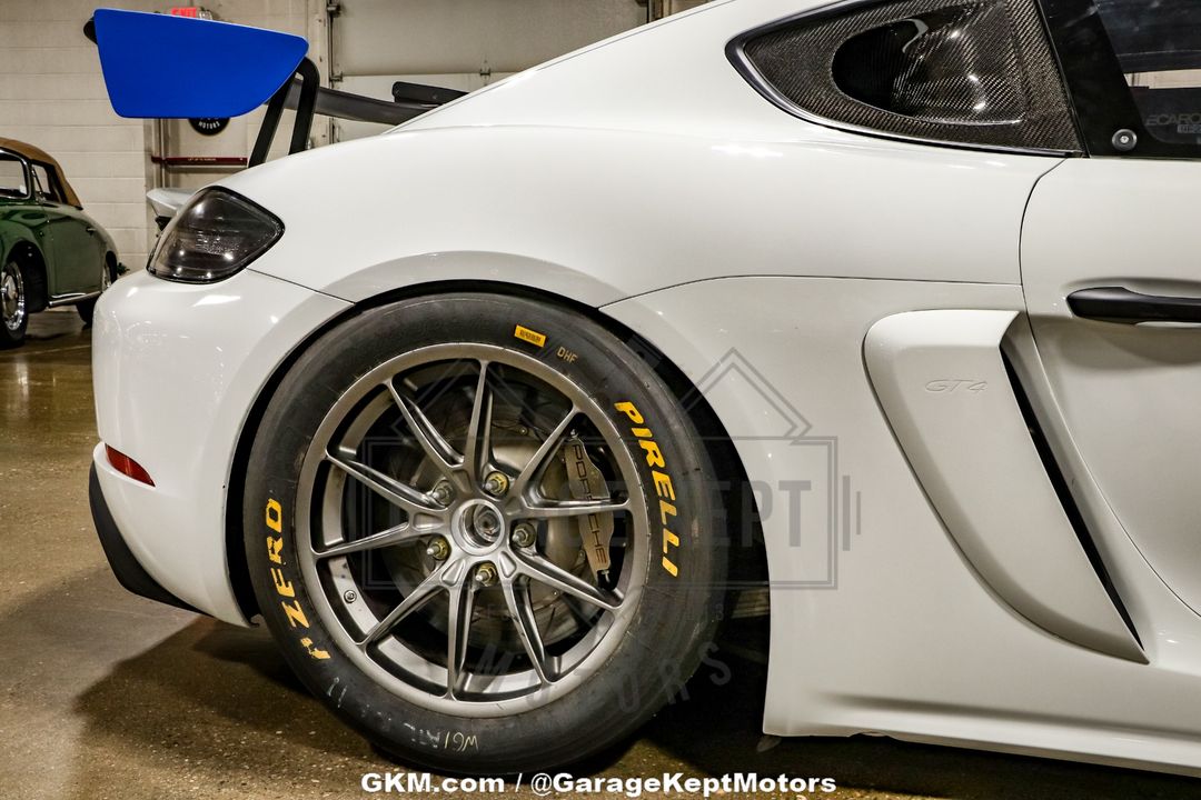 2019 Porsche Cayman GT4