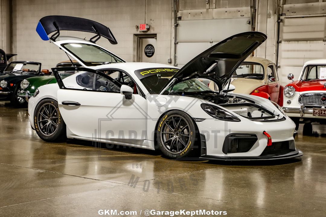 2019 Porsche Cayman GT4