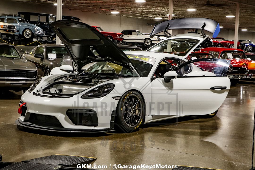 2019 Porsche Cayman GT4