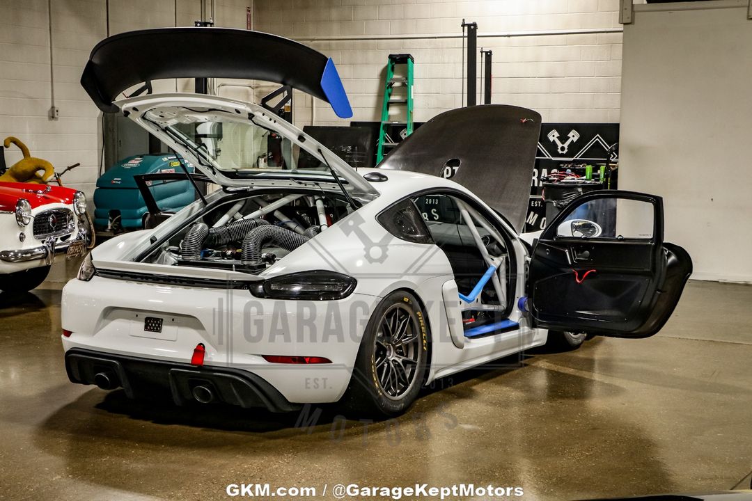 2019 Porsche Cayman GT4