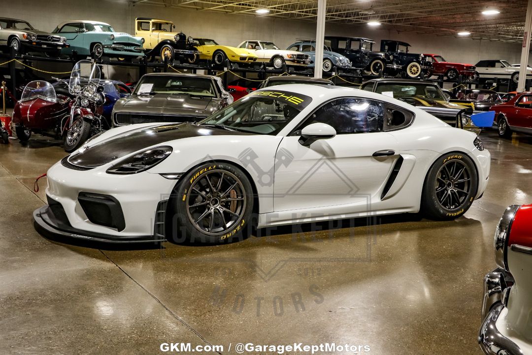 2019 Porsche Cayman GT4