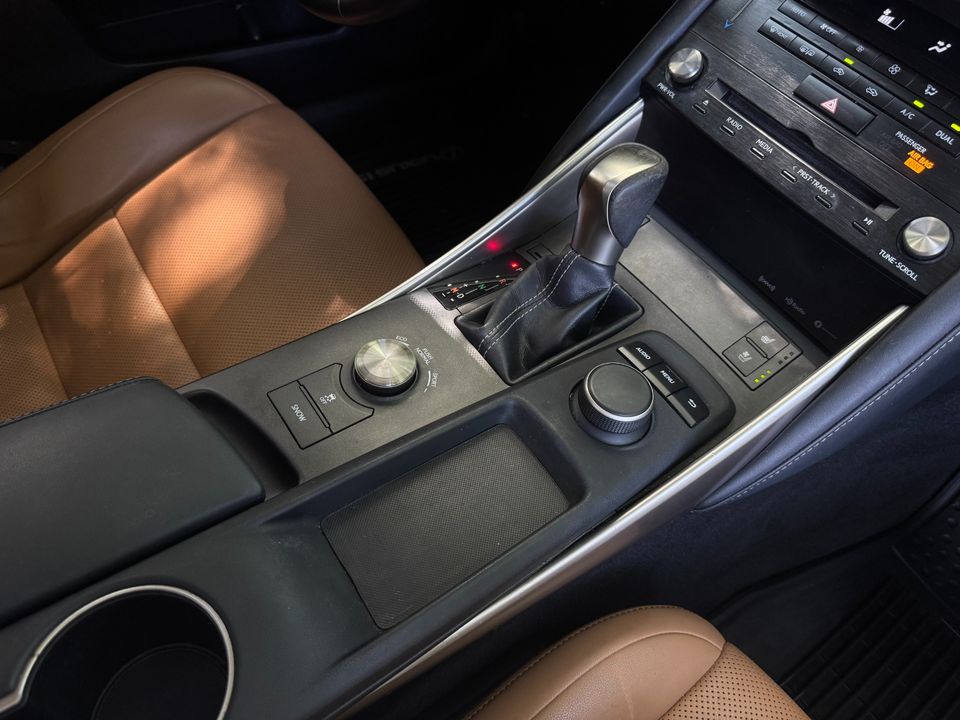 2017 Lexus IS 300