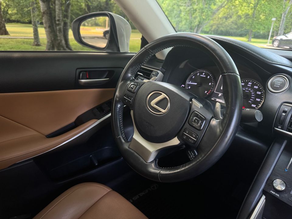 2017 Lexus IS 300