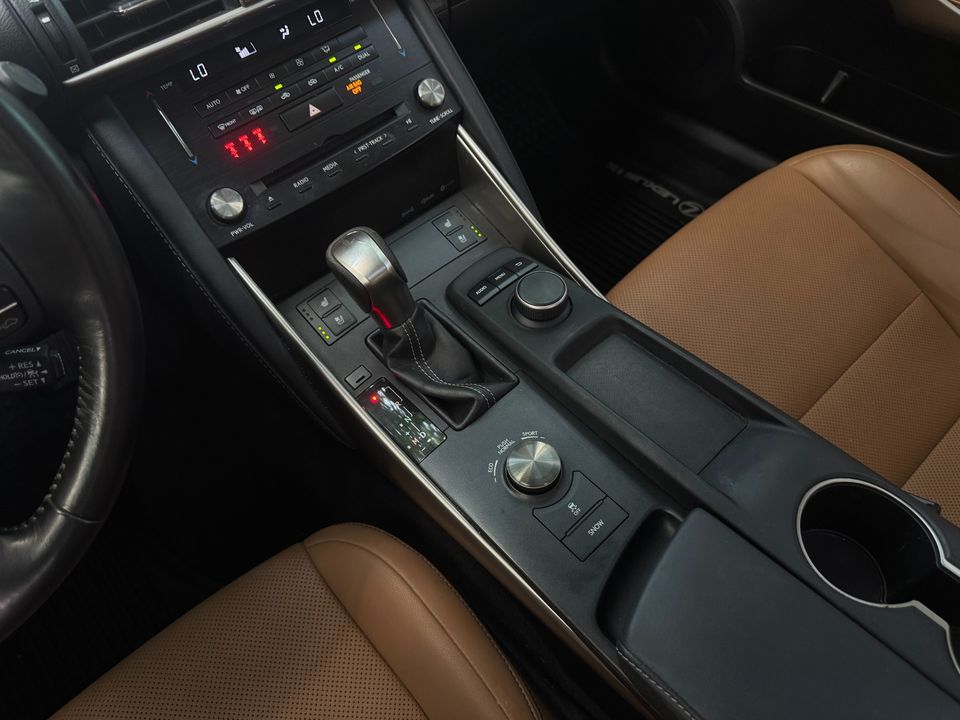 2017 Lexus IS 300
