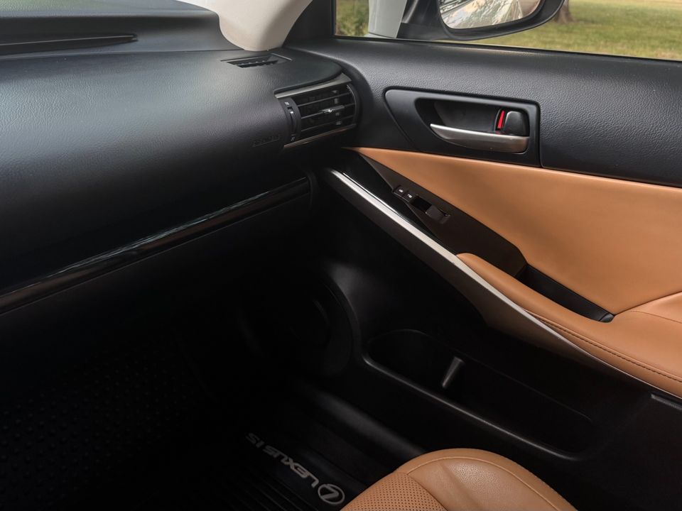 2017 Lexus IS 300