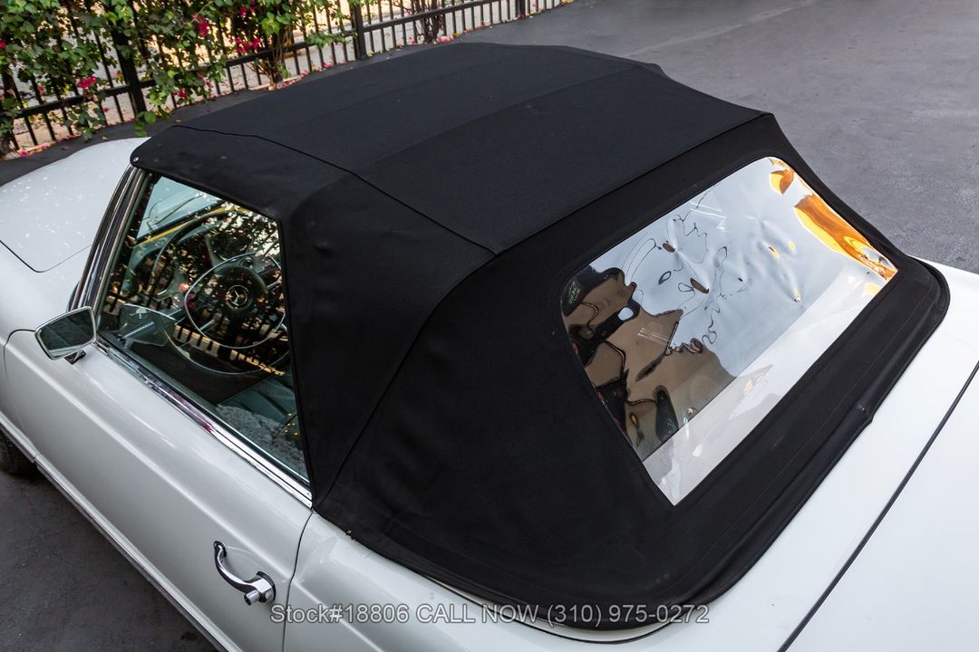 1968 Mercedes-Benz 280SL Pagoda