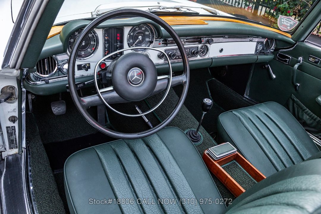 1968 Mercedes-Benz 280SL Pagoda