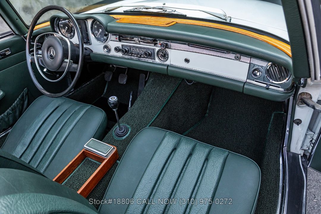 1968 Mercedes-Benz 280SL Pagoda