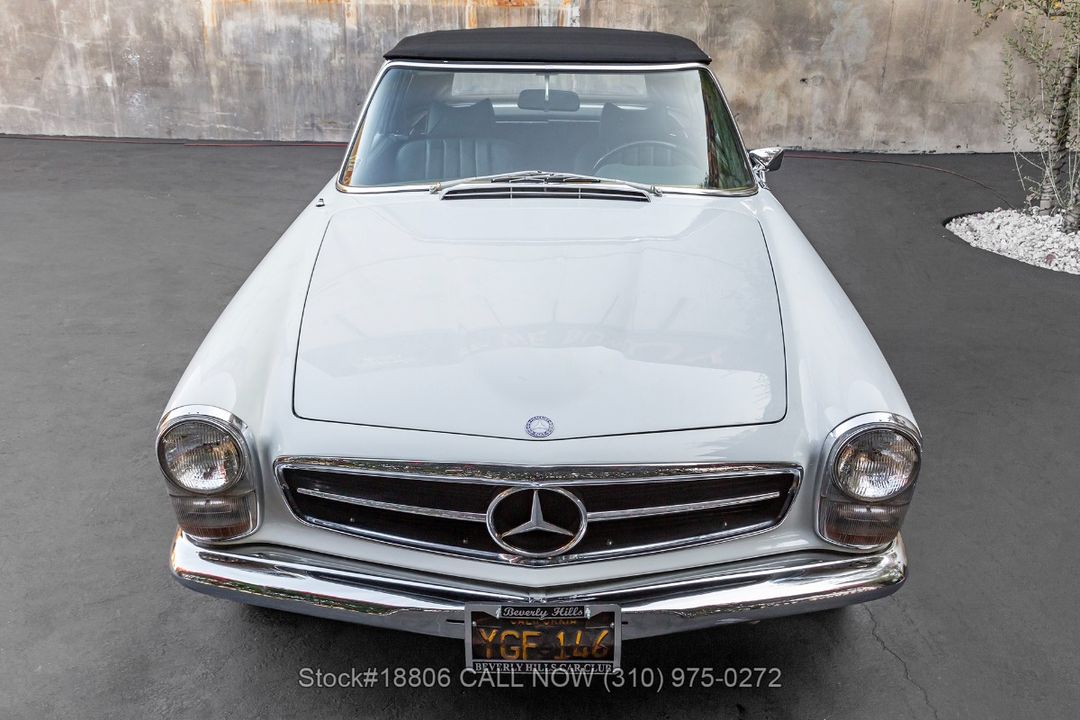 1968 Mercedes-Benz 280SL Pagoda