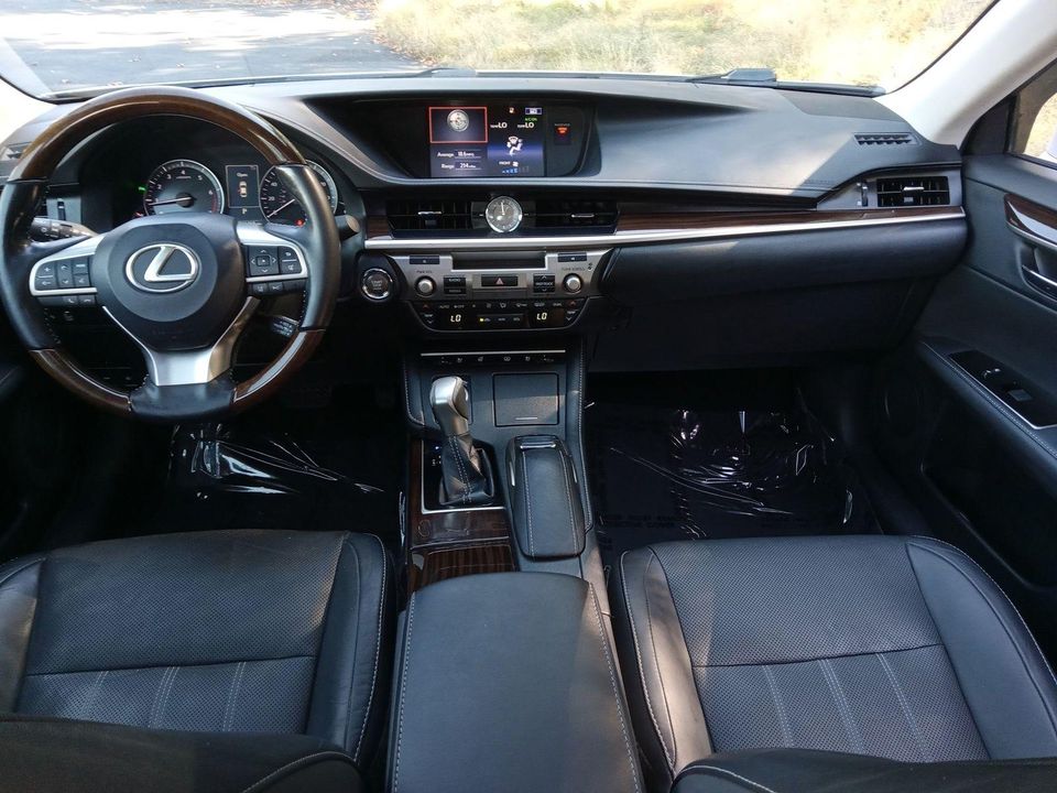 2016 Lexus ES