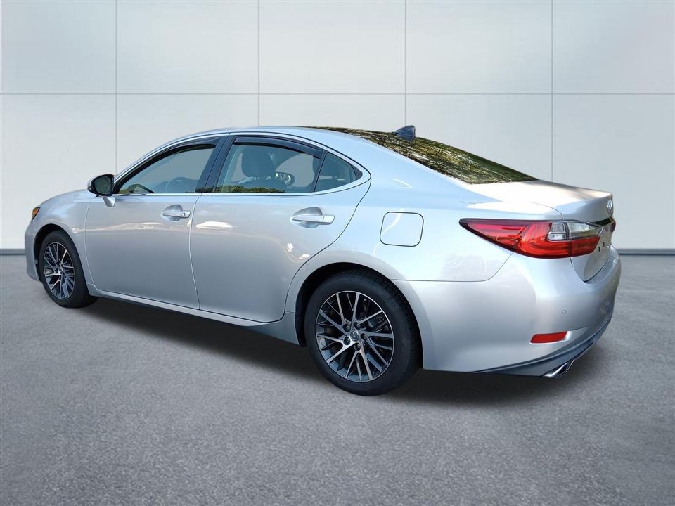 2016 Lexus ES