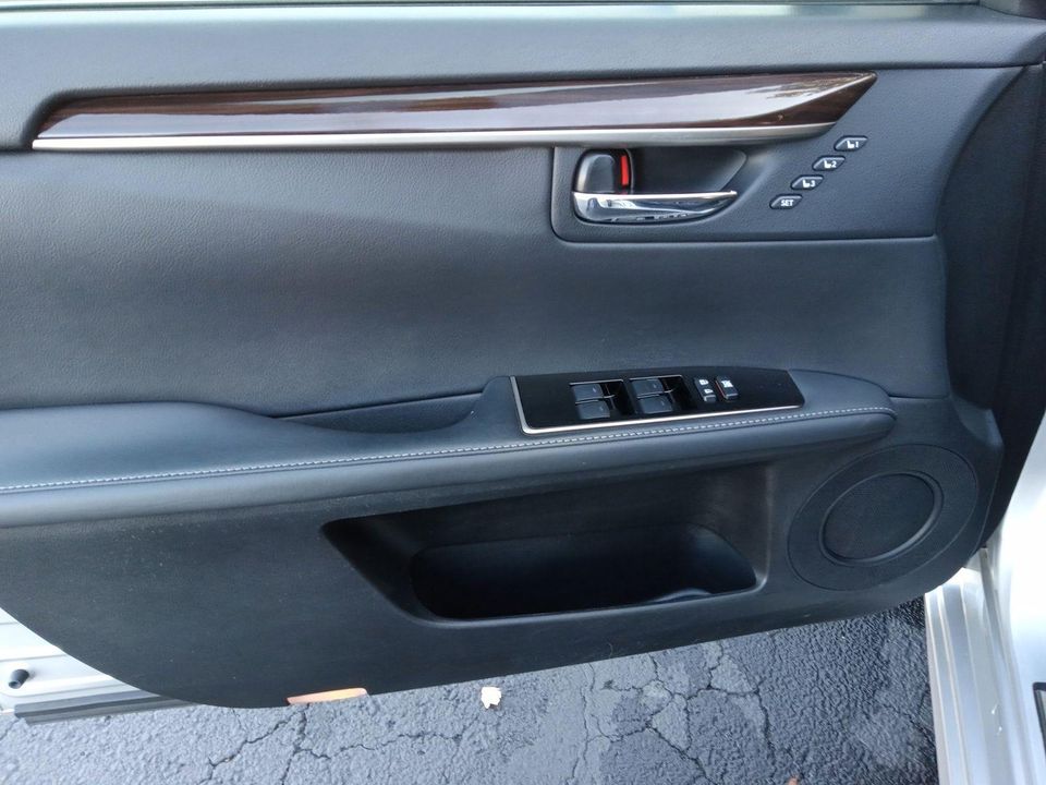 2016 Lexus ES