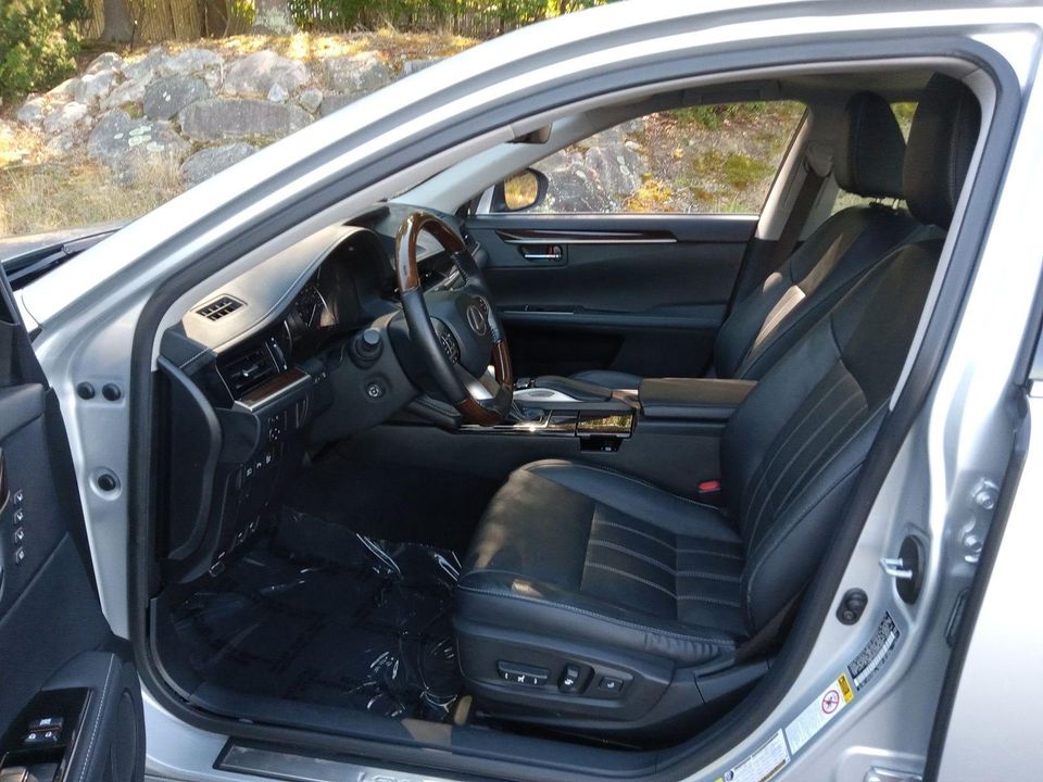2016 Lexus ES