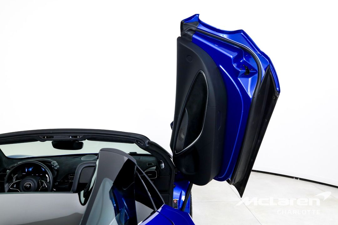 2025 McLaren Artura Spider