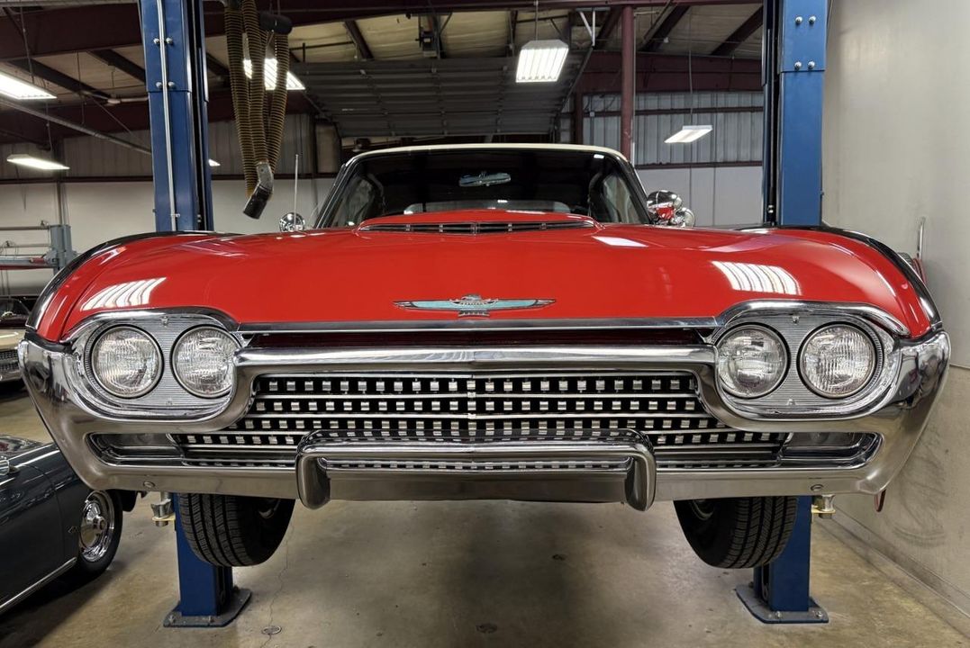 1962 Ford Thunderbird