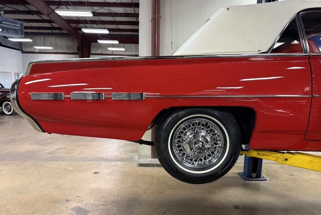 1962 Ford Thunderbird