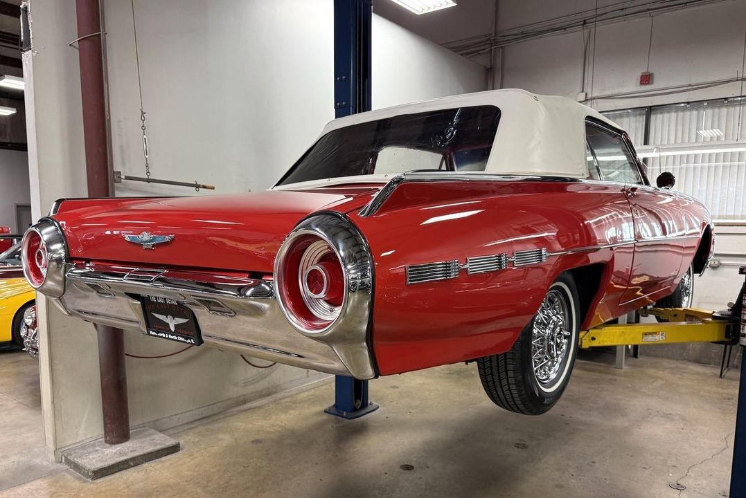 1962 Ford Thunderbird